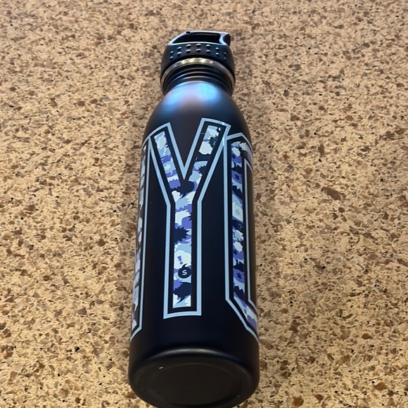 New York Comic Con Limited Edition Stainless Steel Water Bottle. Blue Camo. - Picture 2 of 6